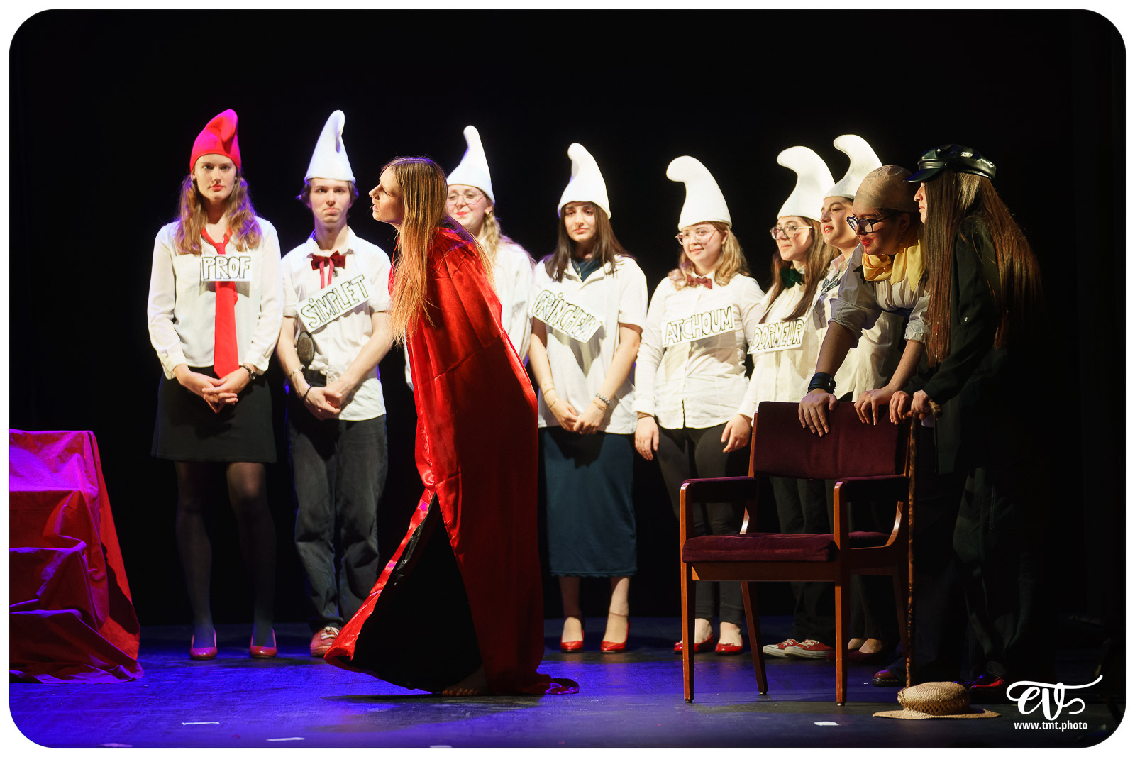 BLANCHE-NEIGE FOUTUE FORET